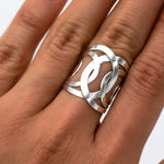 Sterling Silver Interlocked Circle Ring: Lightweight Abstract Geometric Jewelry