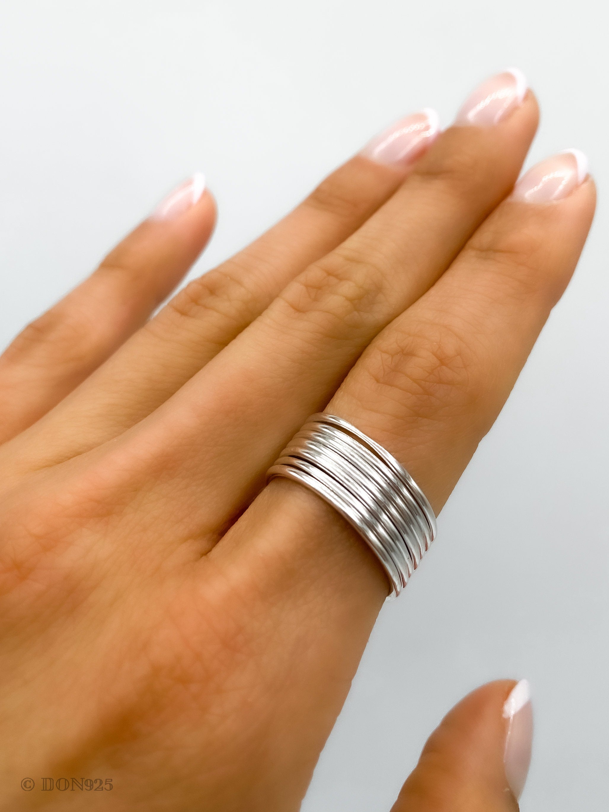 Sterling Silver Stacking Ring Set: Minimalist Thin Band Rings, 7 "Semanario"