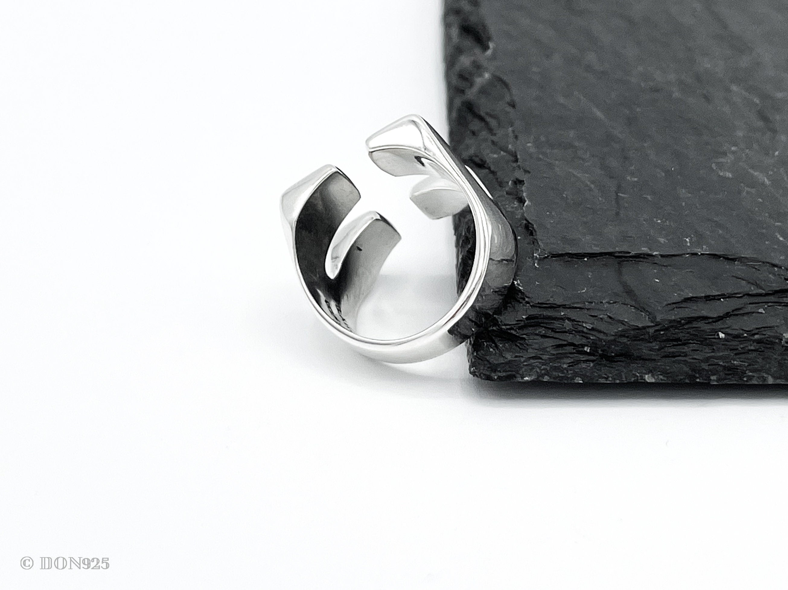 Sterling Silver Checkered Square Ring: Modern Geometric Statement