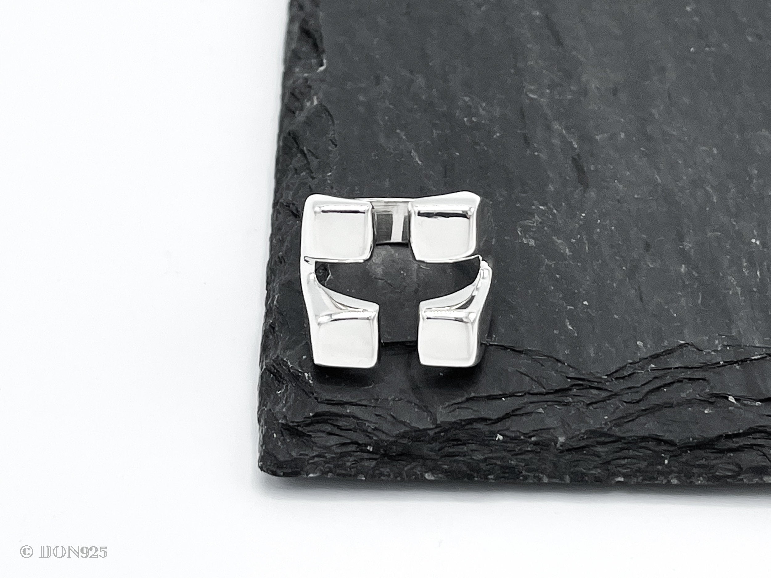 Sterling Silver Checkered Square Ring: Modern Geometric Statement