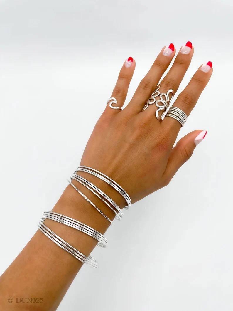 Sterling Silver Stacking Ring Set: Minimalist Thin Band Rings, 7 "Semanario"